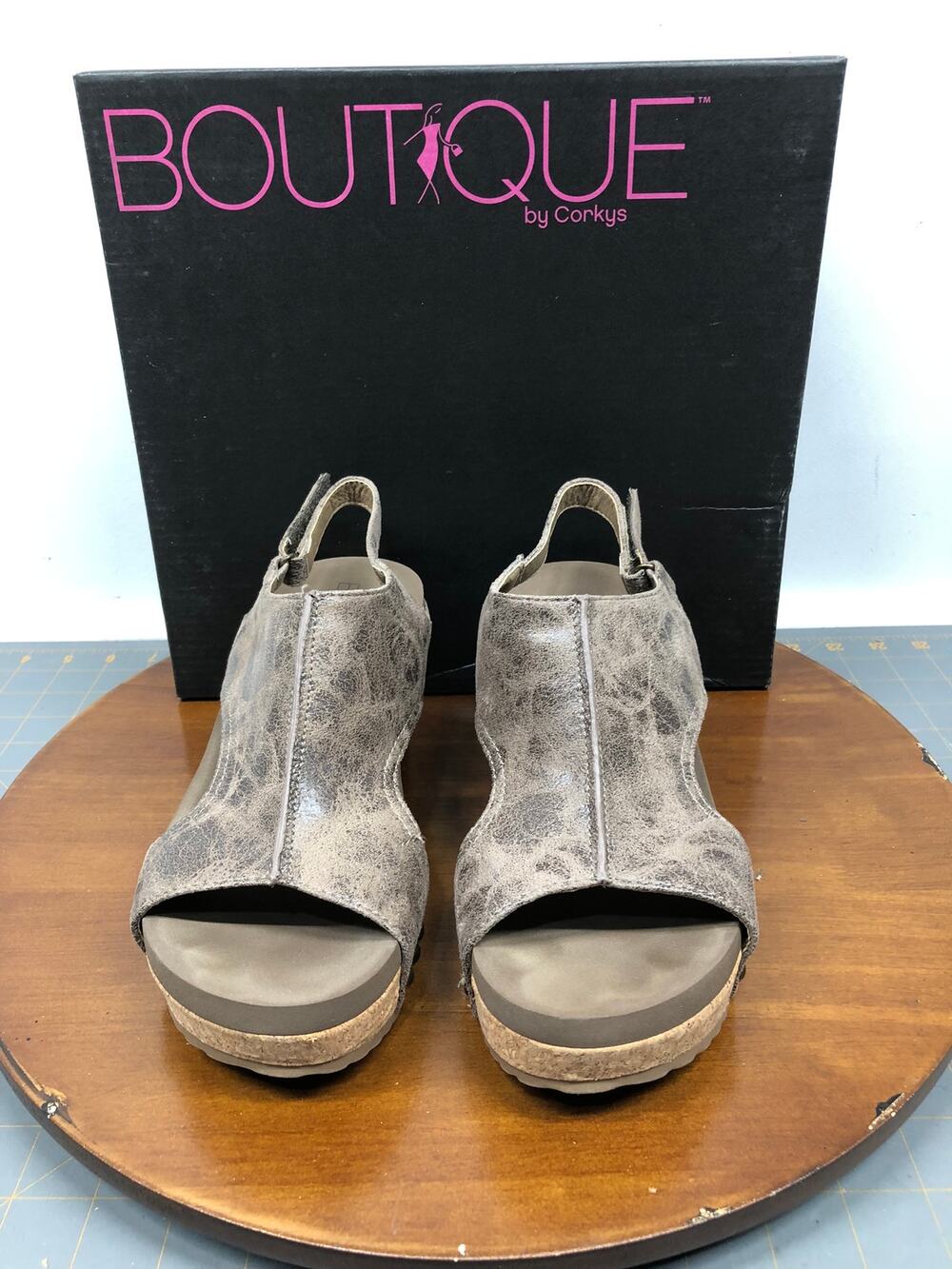 Boutique by Corkys Carley Studded Slingback Wedge Sandals Brown Distressed Sz 7